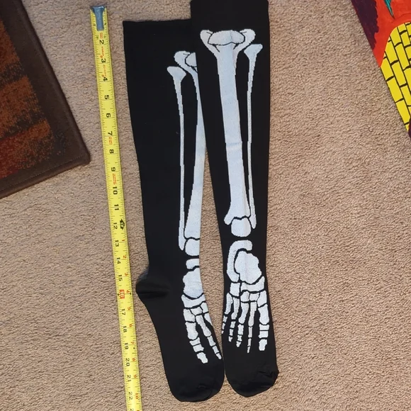 4 Black and White Skull Pattern Compression Socks Knee High - Picture 5 of 5